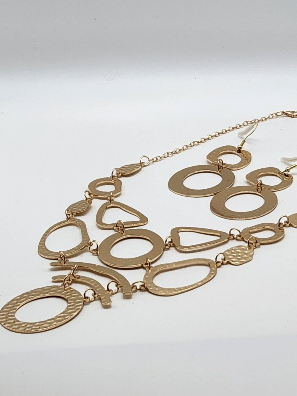*SPECIAL* Bib style necklace & earrings gold tone hammered NIP